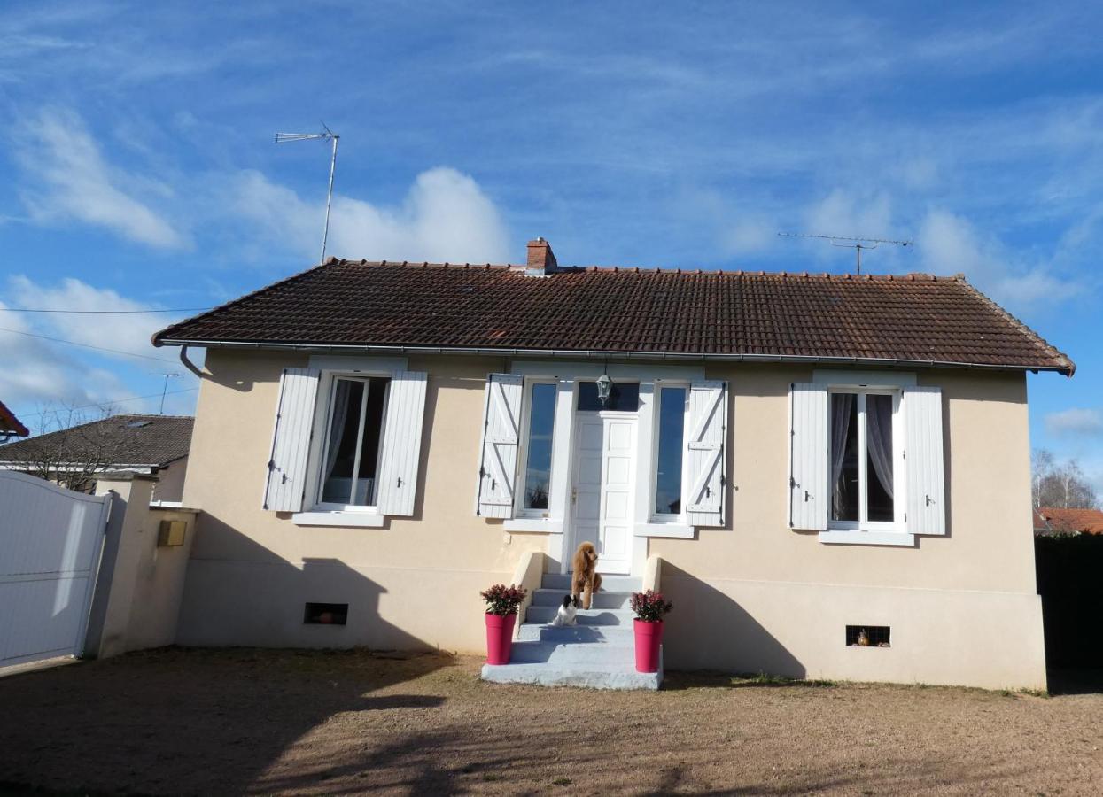 Gite De L Epinette Commentry Luaran gambar